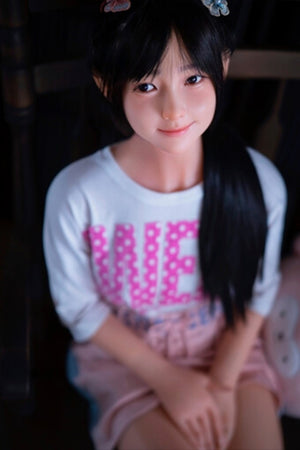 Clean and tidy sex doll (My Loli Waifu 138cm B-cup silicone)