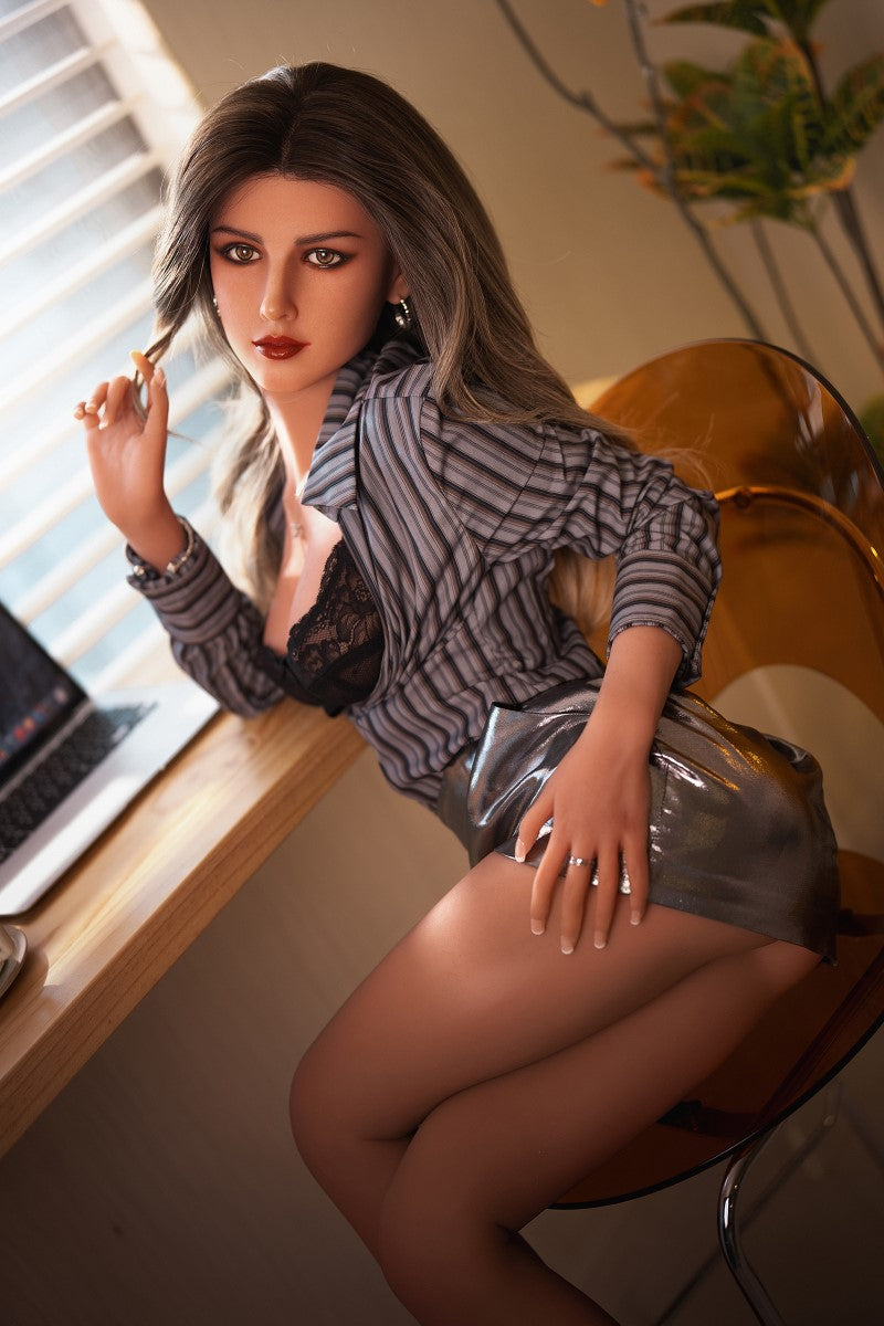 Personnalisable poupée sexuelle Nicky avec des cheveux et des tons de peau différents