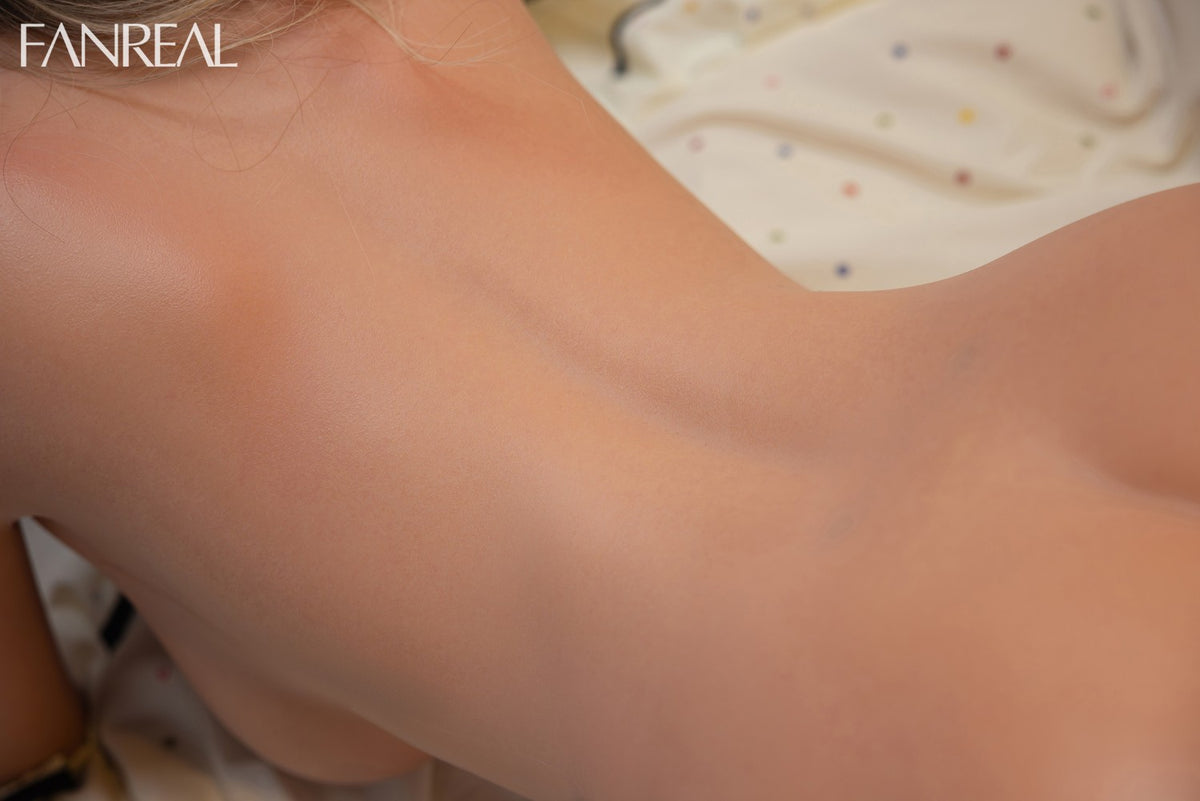 Marie poupée sexuelle (FanReal Doll 170 cm bonnet D en silicone)