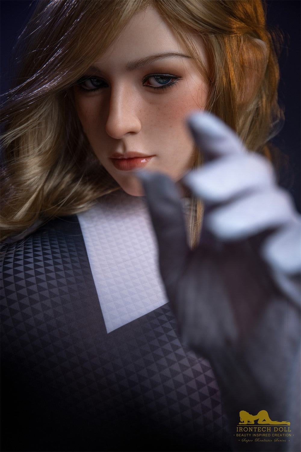 Papusa sexuala Gwen (Irontech Doll 167 cm E-cup S38 Silicon)