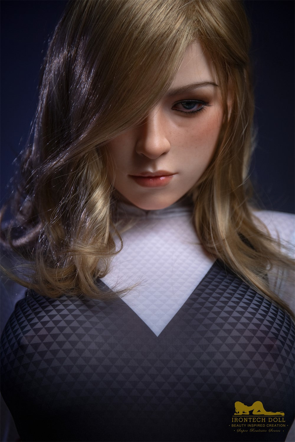 Papusa sexuala Gwen (Irontech Doll 167 cm E-cup S38 Silicon)