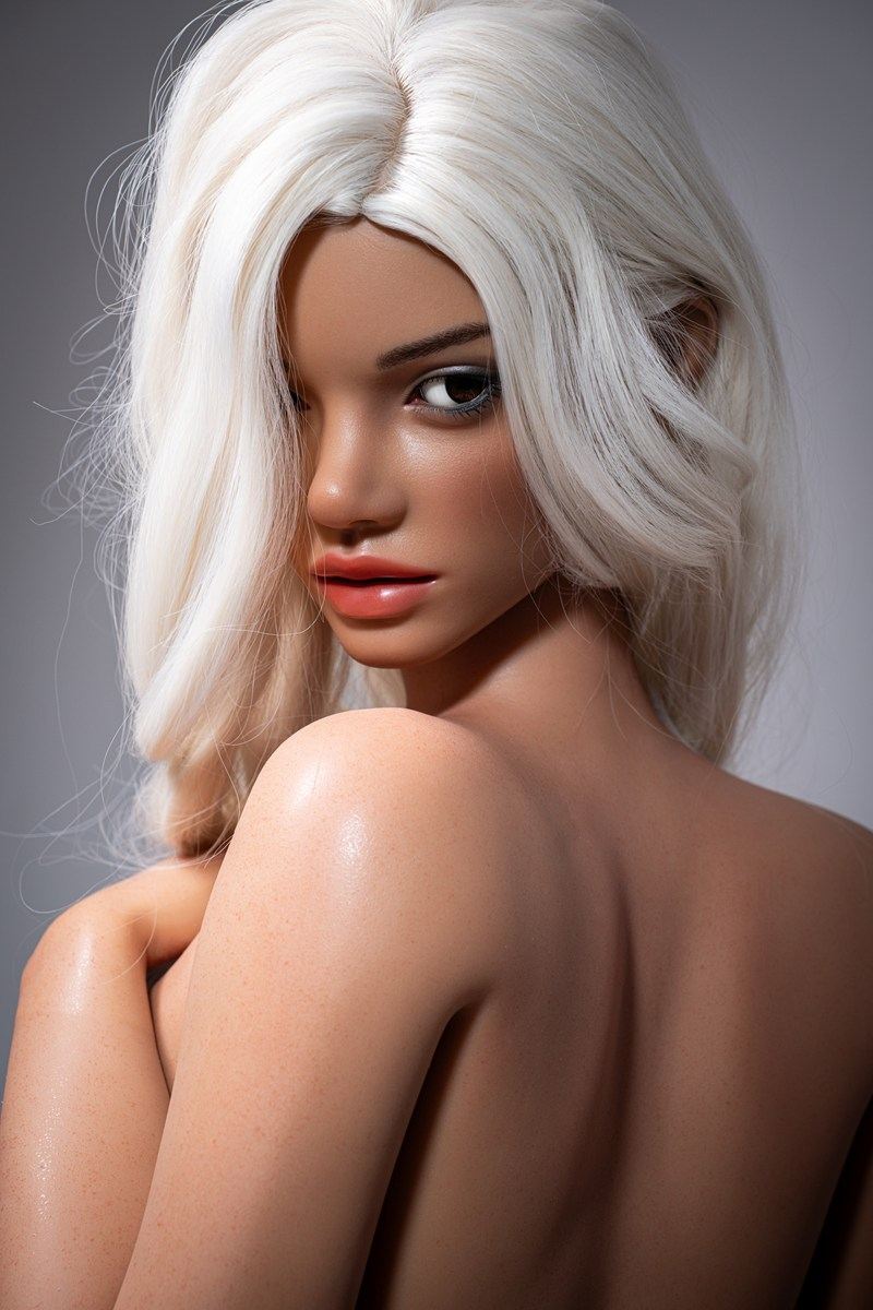 Kukulla seksi Rihanna (FUDoll 162cm F-Cup silikoni)