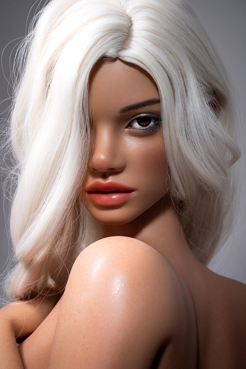 Kukulla seksi Rihanna (FUDoll 162cm F-Cup silikoni)