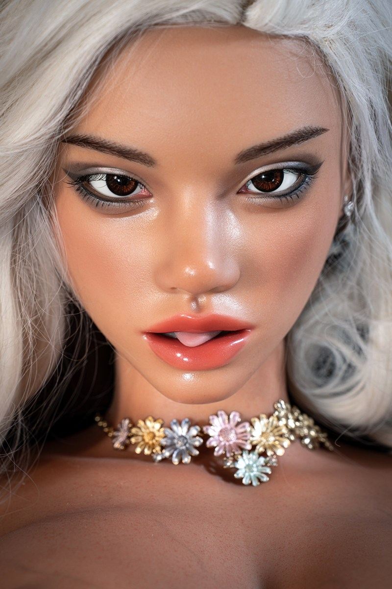 Kukulla seksi Rihanna (FUDoll 162cm F-Cup silikoni)