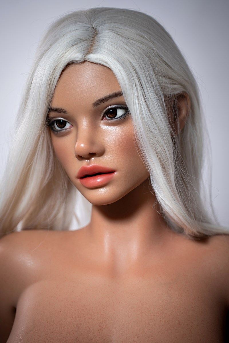 Kukulla seksi Rihanna (FUDoll 162cm F-Cup silikoni)