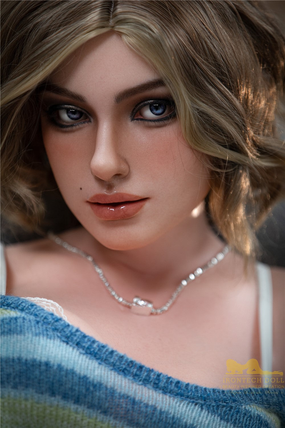 Kukulla seksi Lotta (Kukulla Irontech 152 cm A-Cup S17 silikoni)