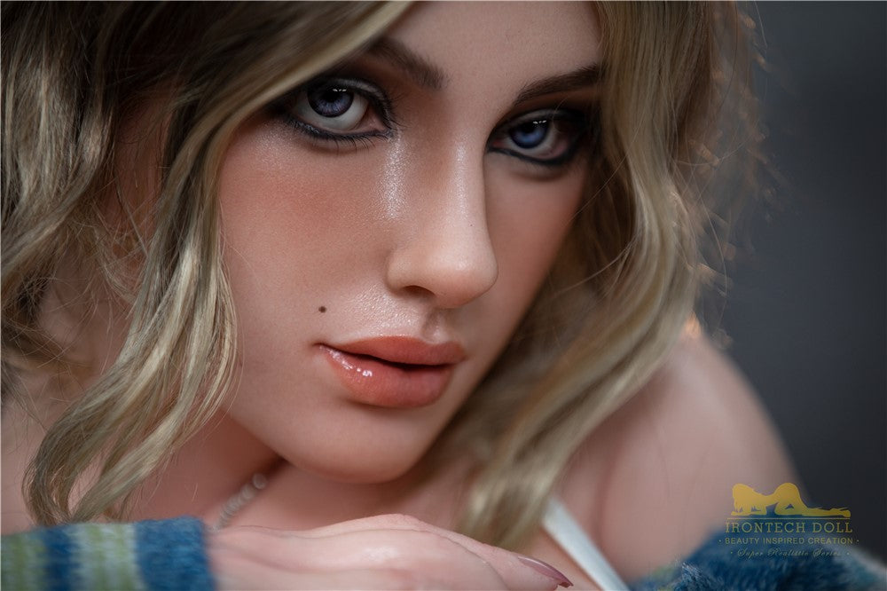 Kukulla seksi Lotta (Kukulla Irontech 152 cm A-Cup S17 silikoni)